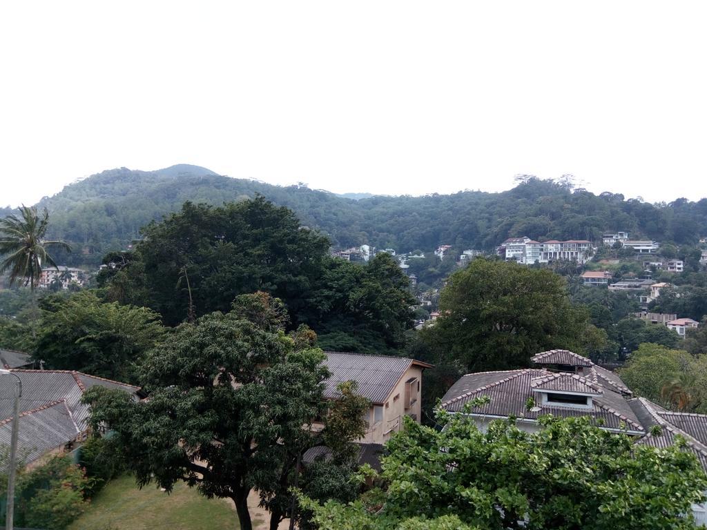 The Garden Rest Hotel Kandy Exterior photo